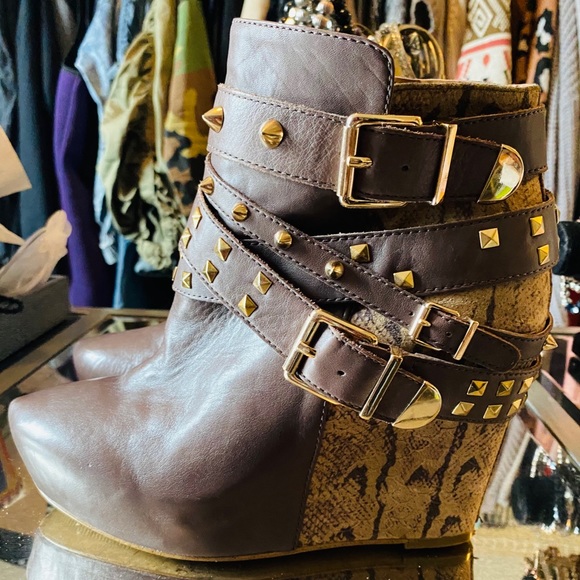 BCBG Wedge Booties - Picture 3 of 6